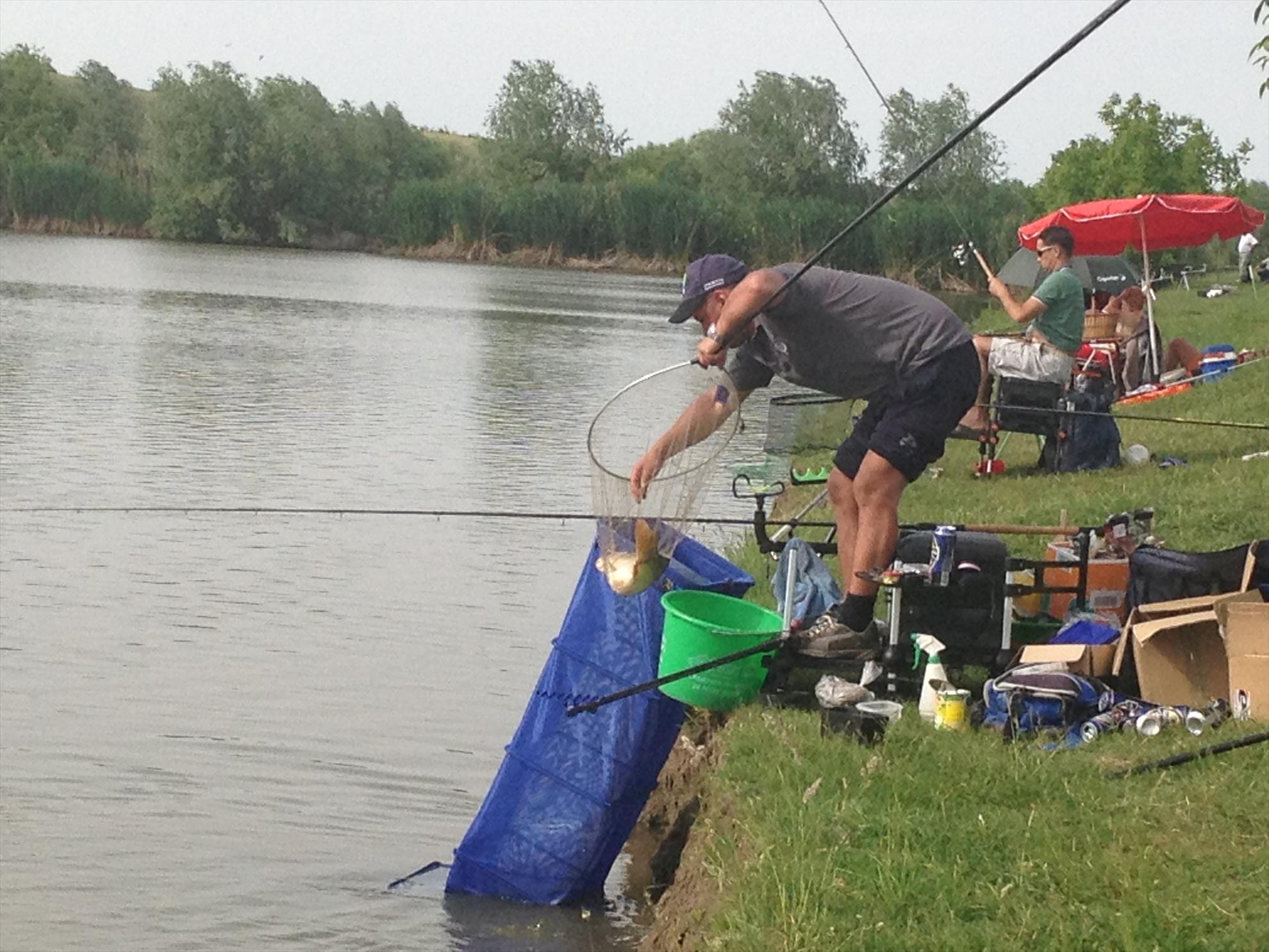 La balta Cornesti cu prieteni. - img0883.jpg